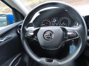 Fotografie 10 des Skoda Fabia Ambition 1.0 MPi Bluetooth SmartLink Touch