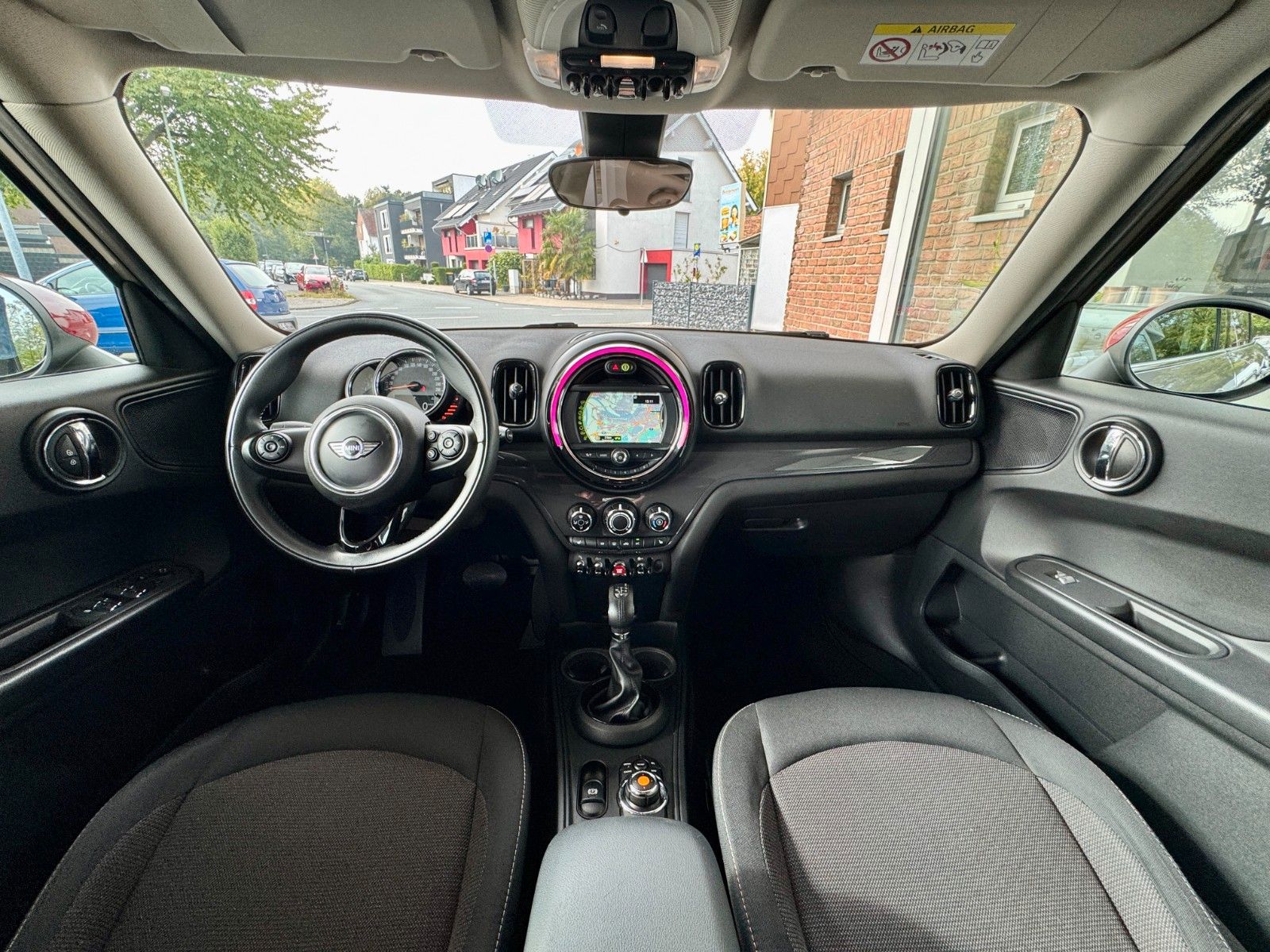 Fahrzeugabbildung MINI Cooper Countryman Autom. Navi/Panorama/1.Hand