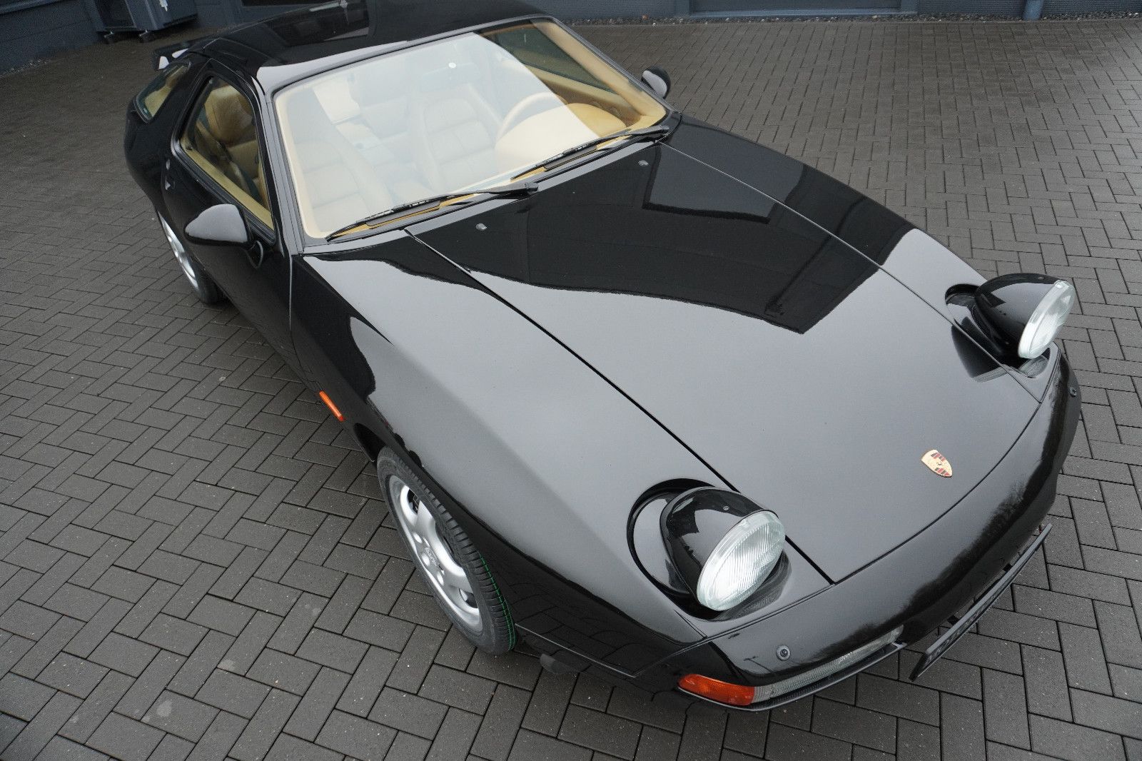 Fahrzeugabbildung Porsche 928 GTS