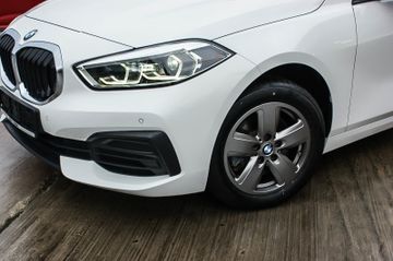 Fahrzeugabbildung BMW 118i Aut. Advantage LED LIFE-COCKPIT NAVIGATION