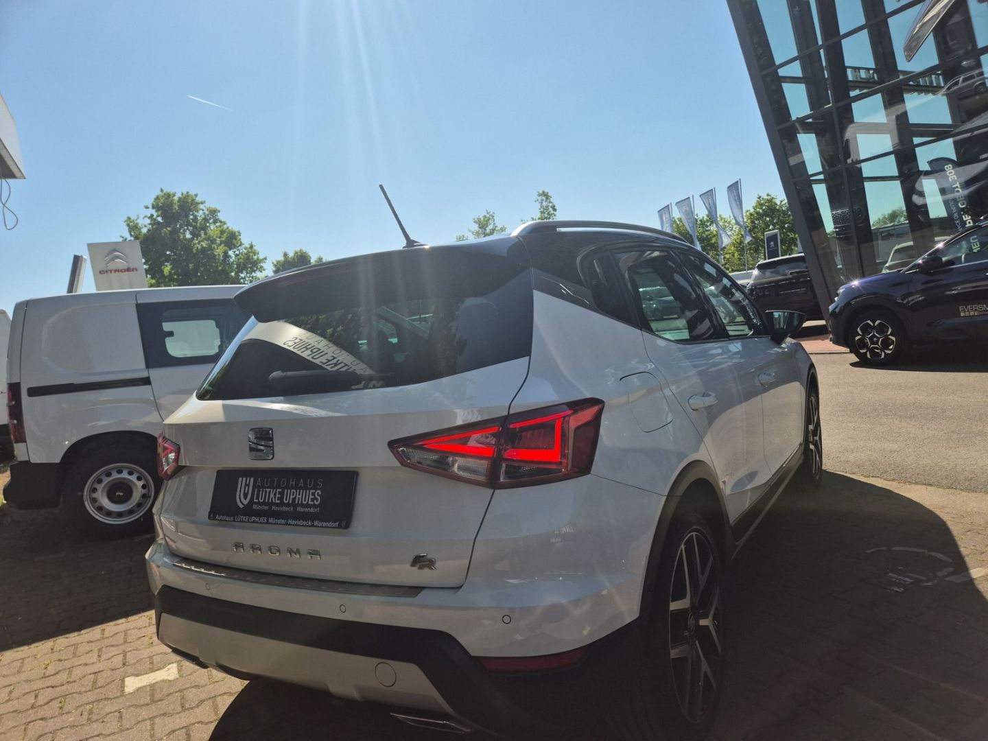 Fahrzeugabbildung SEAT Arona 1.0 TSI Navi Dig. Cockpit Soundsystem ACC