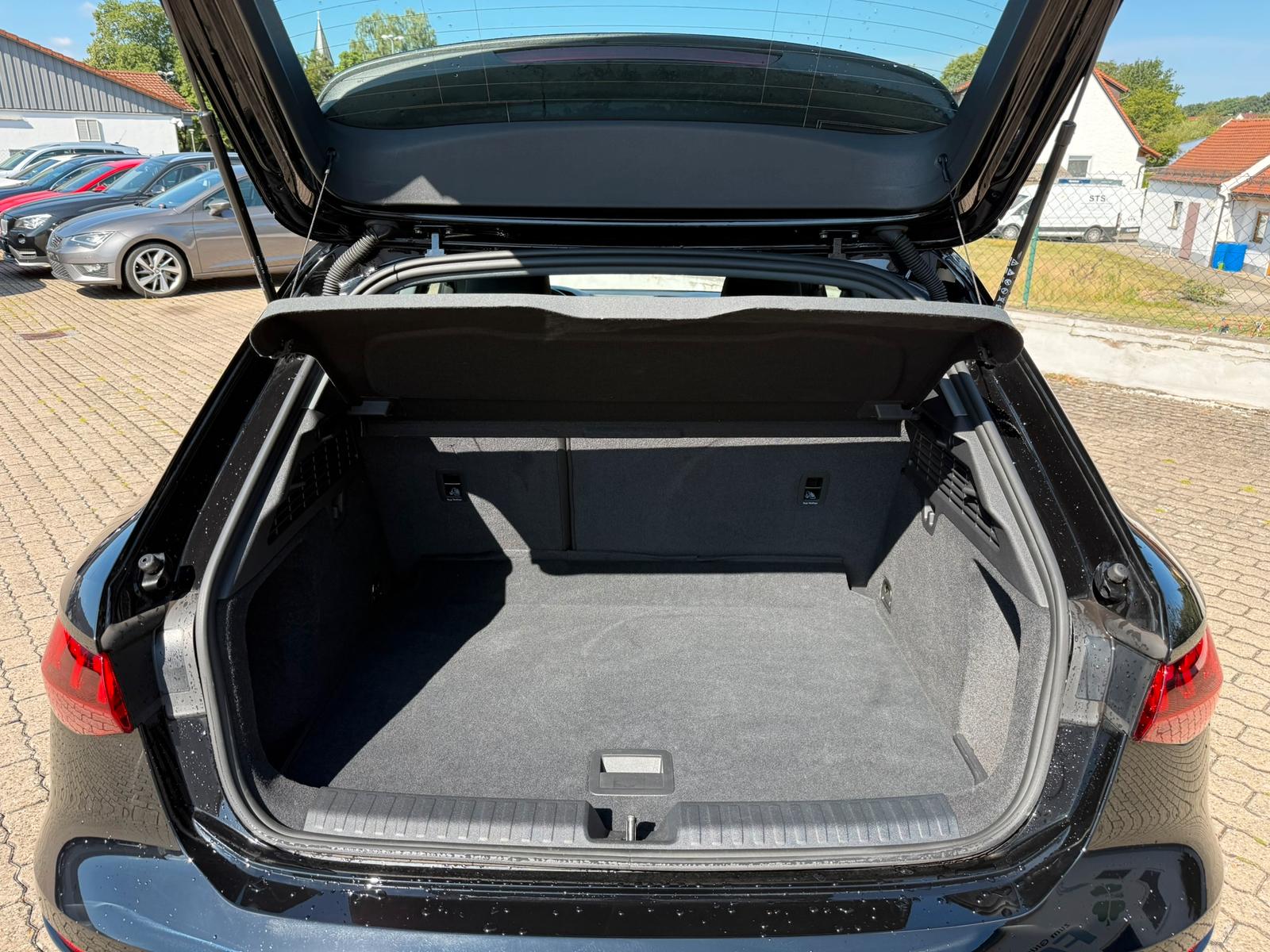 Audi A3 Spb. 30 TFSI S-tr. AHK GRA KAMERA LED, миниатюра 15