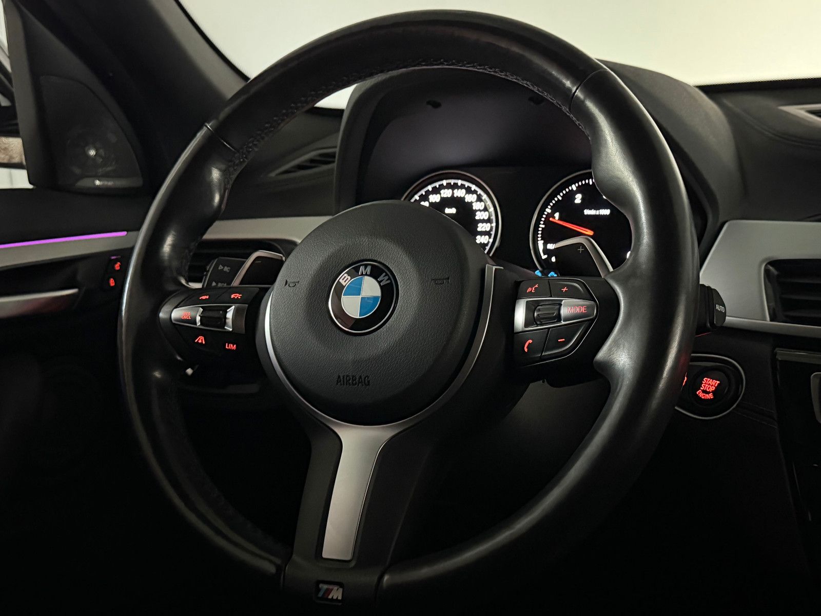 Fahrzeugabbildung BMW X1 sDrive 20 d M SPORT/KAM/LED/PANO/ACC