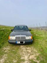 Mercedes-Benz W124 200 - Mercedes-Benz W124 aus dem Jahr 1988