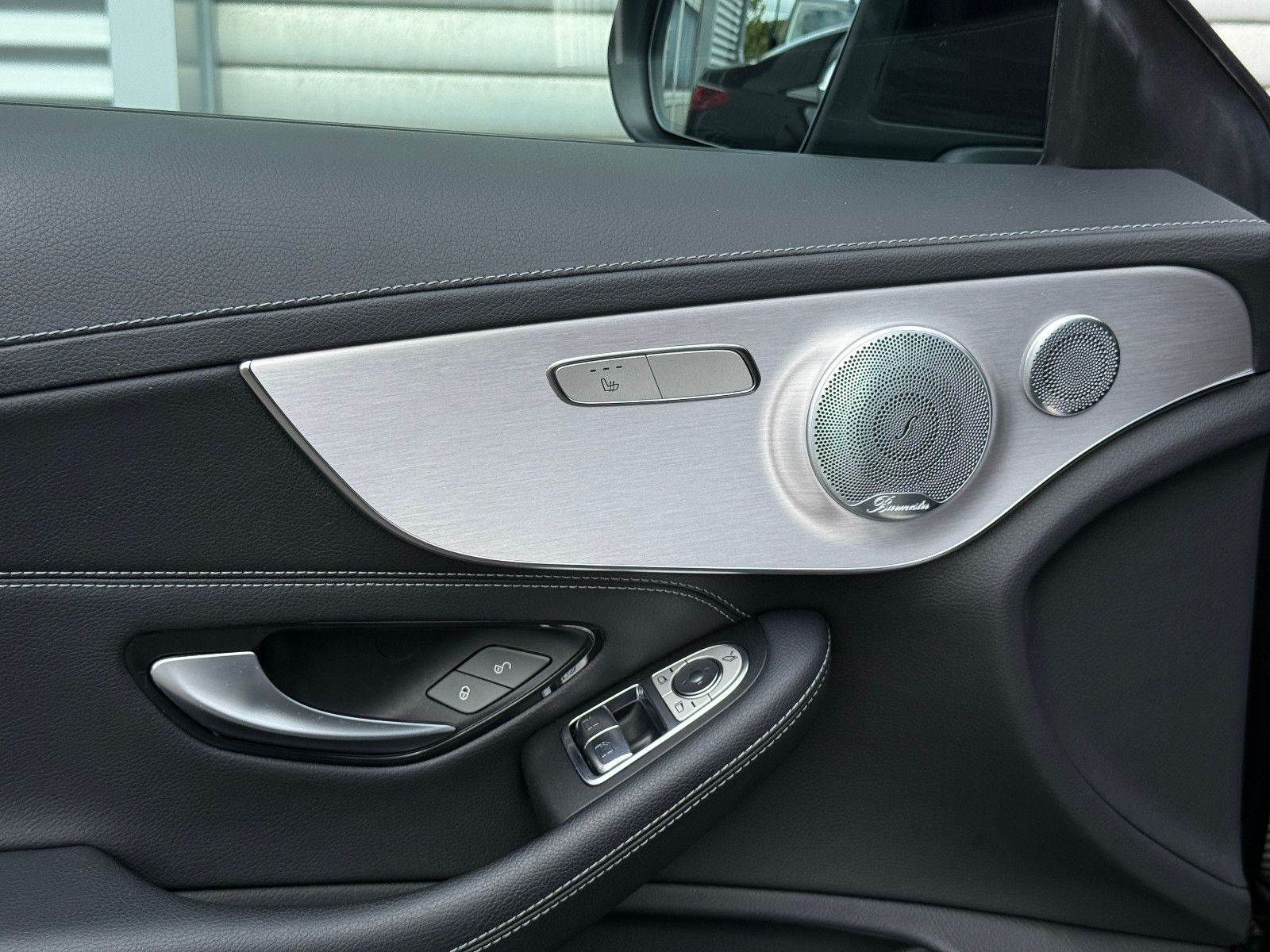 Fahrzeugabbildung Mercedes-Benz C 220d Coupe AMG Burmester Pano Night-Paket 360°