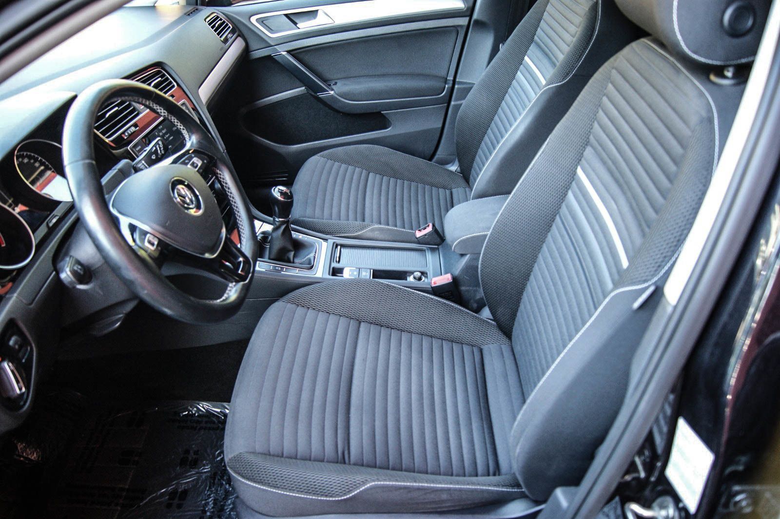 Fahrzeugabbildung Volkswagen Golf 7 Variant 12TSI CUP BMT PARKLENKASSISTENT