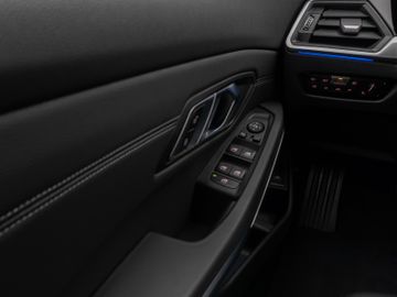 Fahrzeugabbildung BMW 320d Tour Sport Line AHK Standheizung LaserLicht