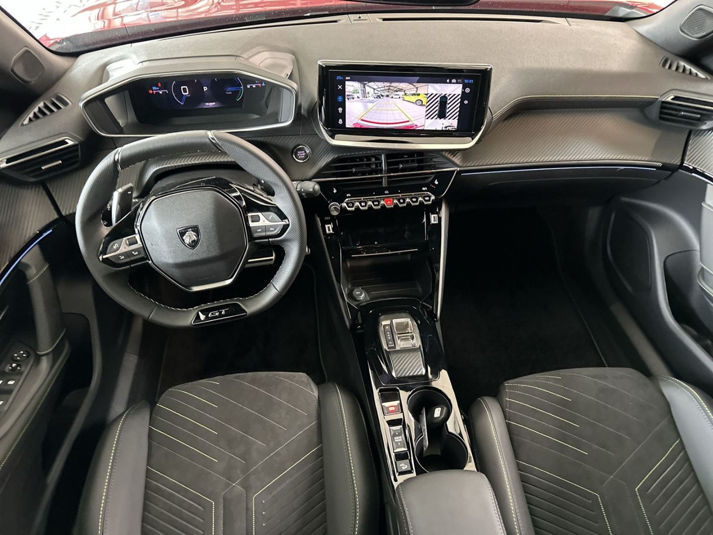 Fahrzeugabbildung Peugeot 2008 GT HYBRID 145 e-DSC6 El. Panodach Navi ACC