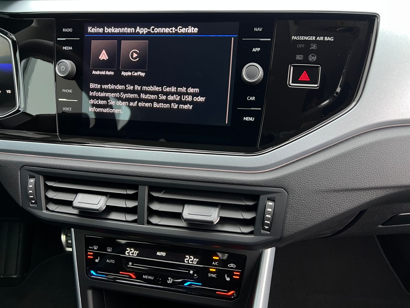 Fahrzeugabbildung Volkswagen Taigo  ENERGY 1.0 TSI DSG *AHK, Ganzjahresreifen