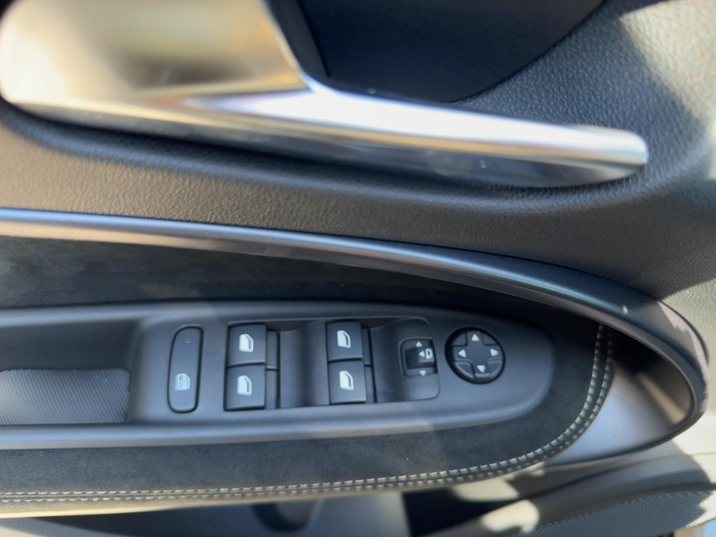 Fahrzeugabbildung Alfa Romeo Junior Sport Speciale Ibrida