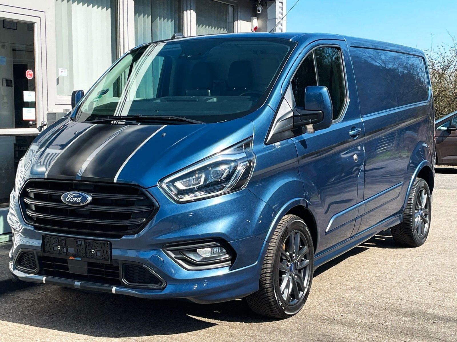 Fahrzeugabbildung Ford Transit Custom 290 SPORT NAVI SITZH AHK tLEDER