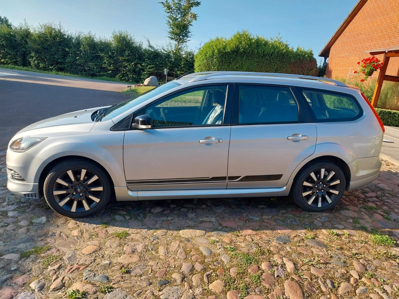 Ford Focus 2011 — photo 7