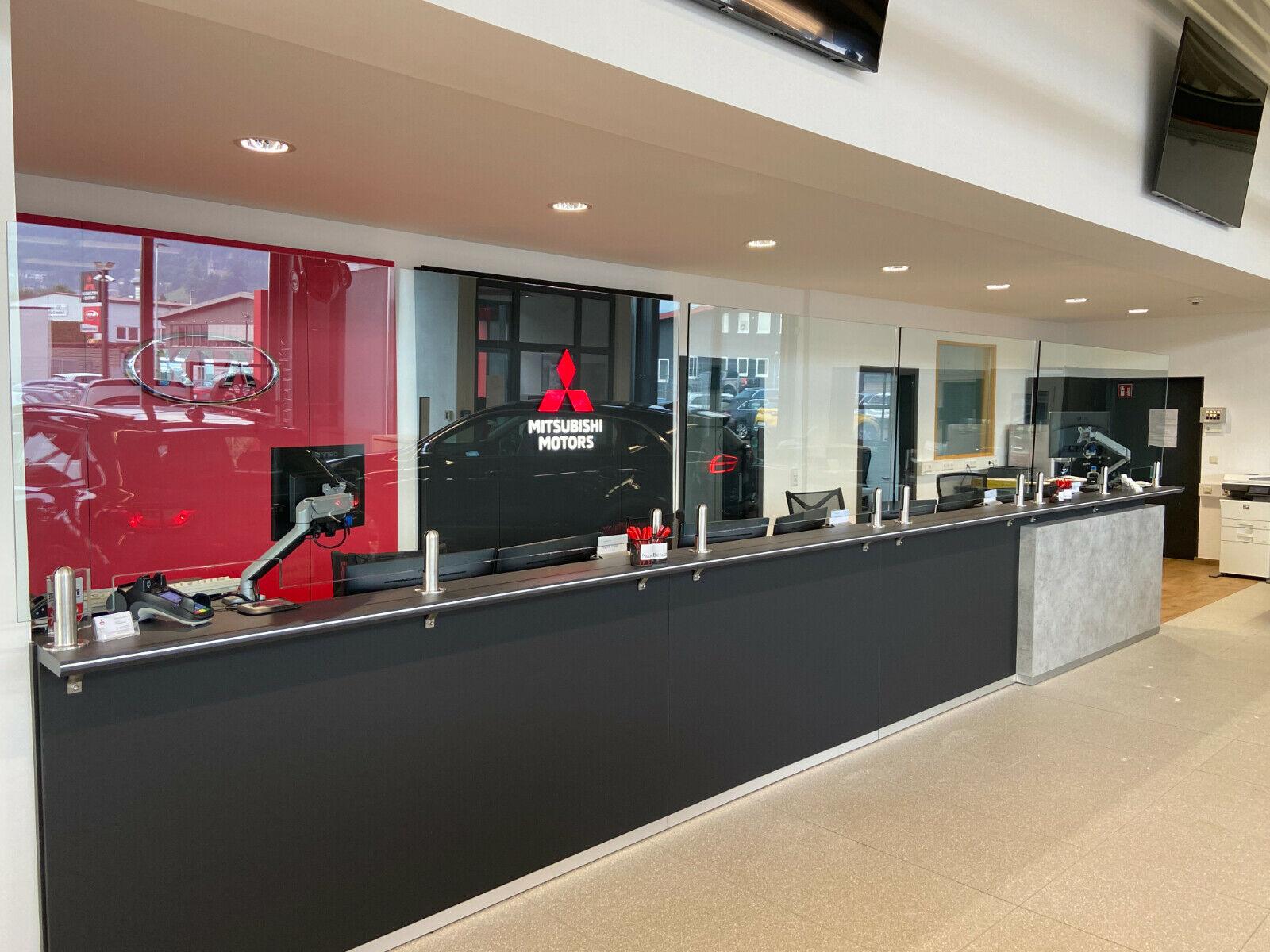 showroom-image-top