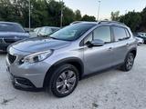 Peugeot 2008 BlueHDi 100 S&S Signature - Peugeot 2008 Signature mit Diesel-Antrieb