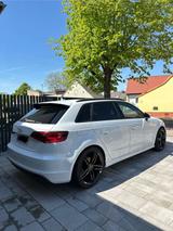 Audi Gepflegter Audi A3 S-Line 2.0 TDI weiß 8-f... - Audi A3: Kombi, 8l