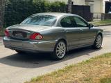 Jaguar X-Type 2 Liter V6 Classic - Jaguar X-Type: Classic