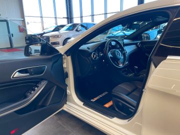 Mercedes-Benz CLA 180 Shooting Brake *NAVI*PDC*TEMPOMAT*