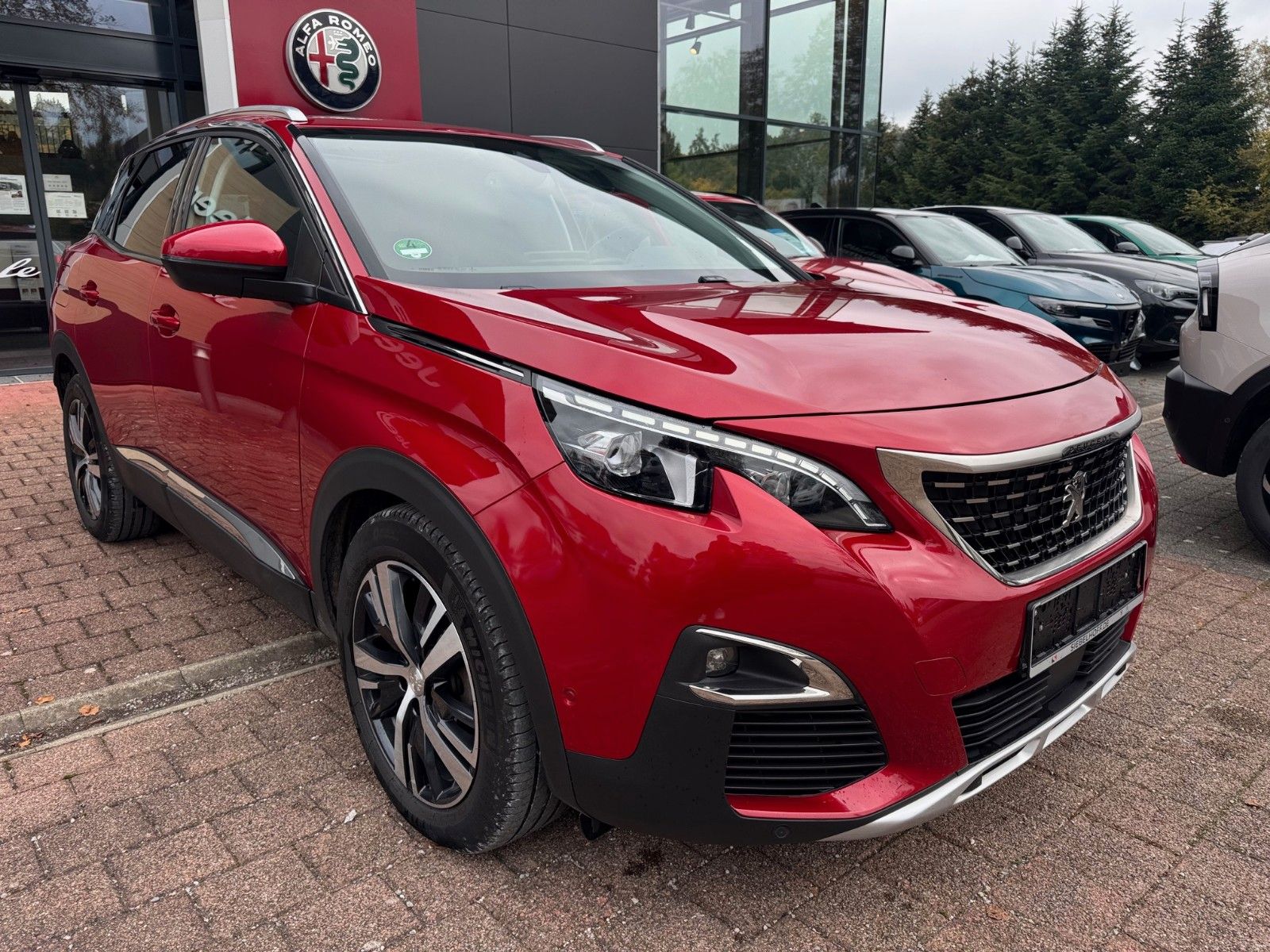 Fahrzeugabbildung Peugeot 3008 Allure 165PS Panorama Navigation Checkheft