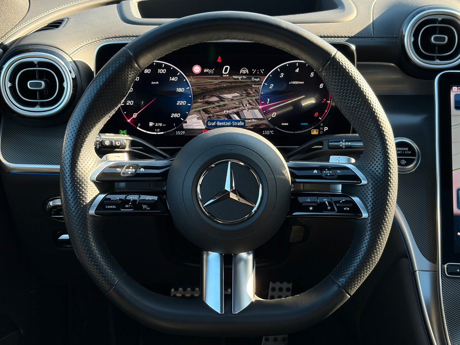 Fahrzeugabbildung Mercedes-Benz GLC 200 4M AMG + Pano Standhzg Burmester ACC AHK