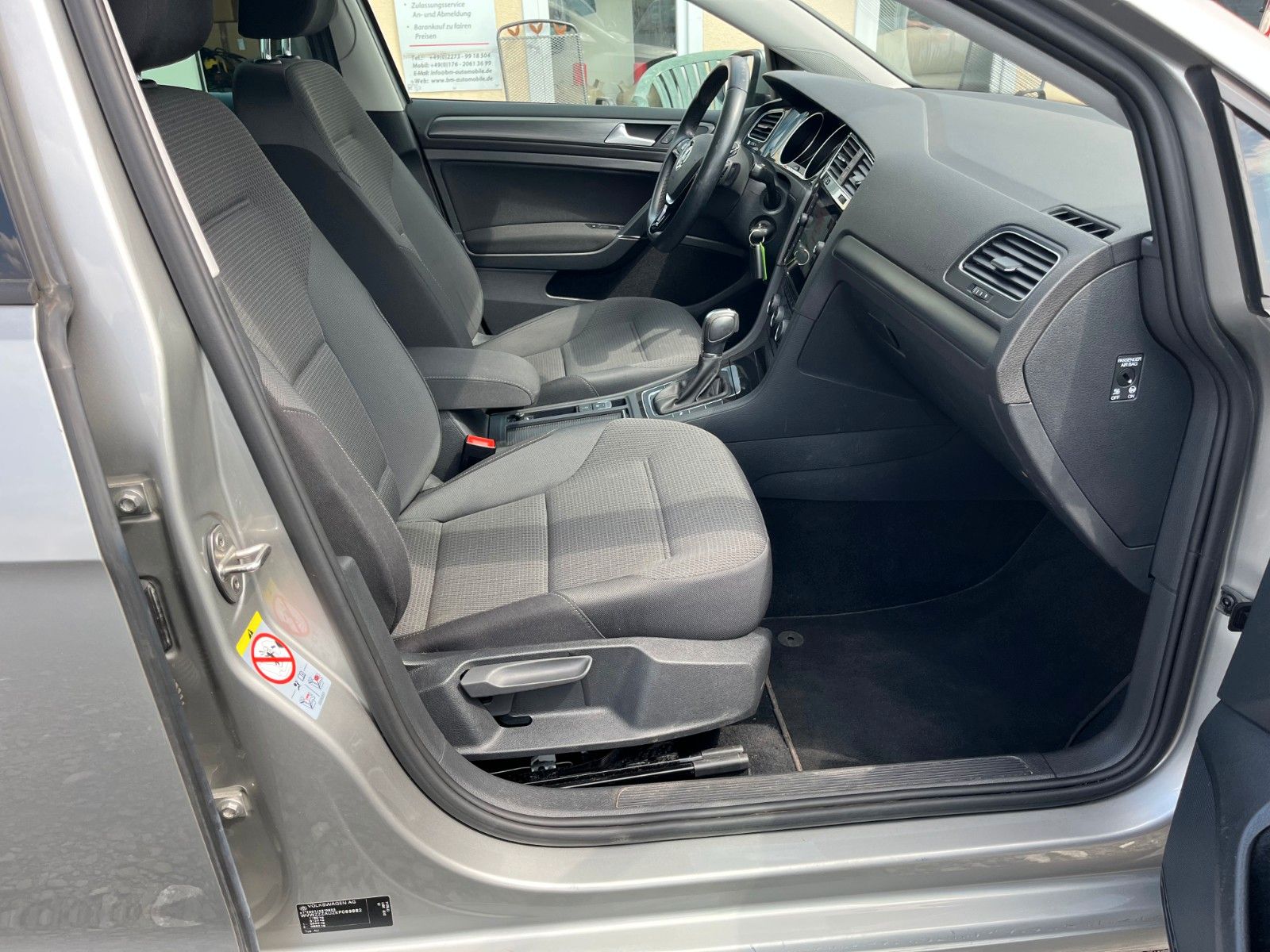 Fahrzeugabbildung Volkswagen Golf VII 1.0 Lim. Comfortline DSG Navi PDC 1.HD