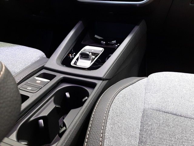 Fahrzeugabbildung Skoda Octavia Combi Selection 2.0TDI DSG PANO Lodge