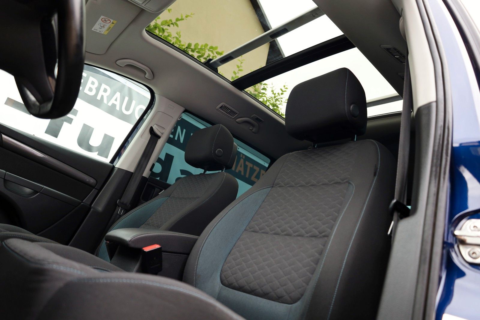 Fahrzeugabbildung Volkswagen Sharan IQ.DRIVE 4M Navi,LED,Panorama,Kamera,SH
