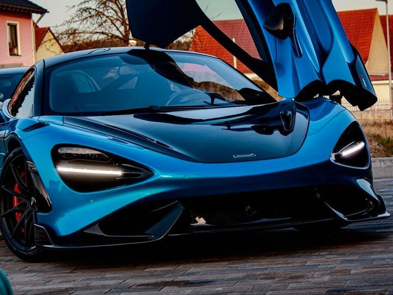 MCLAREN 765LT