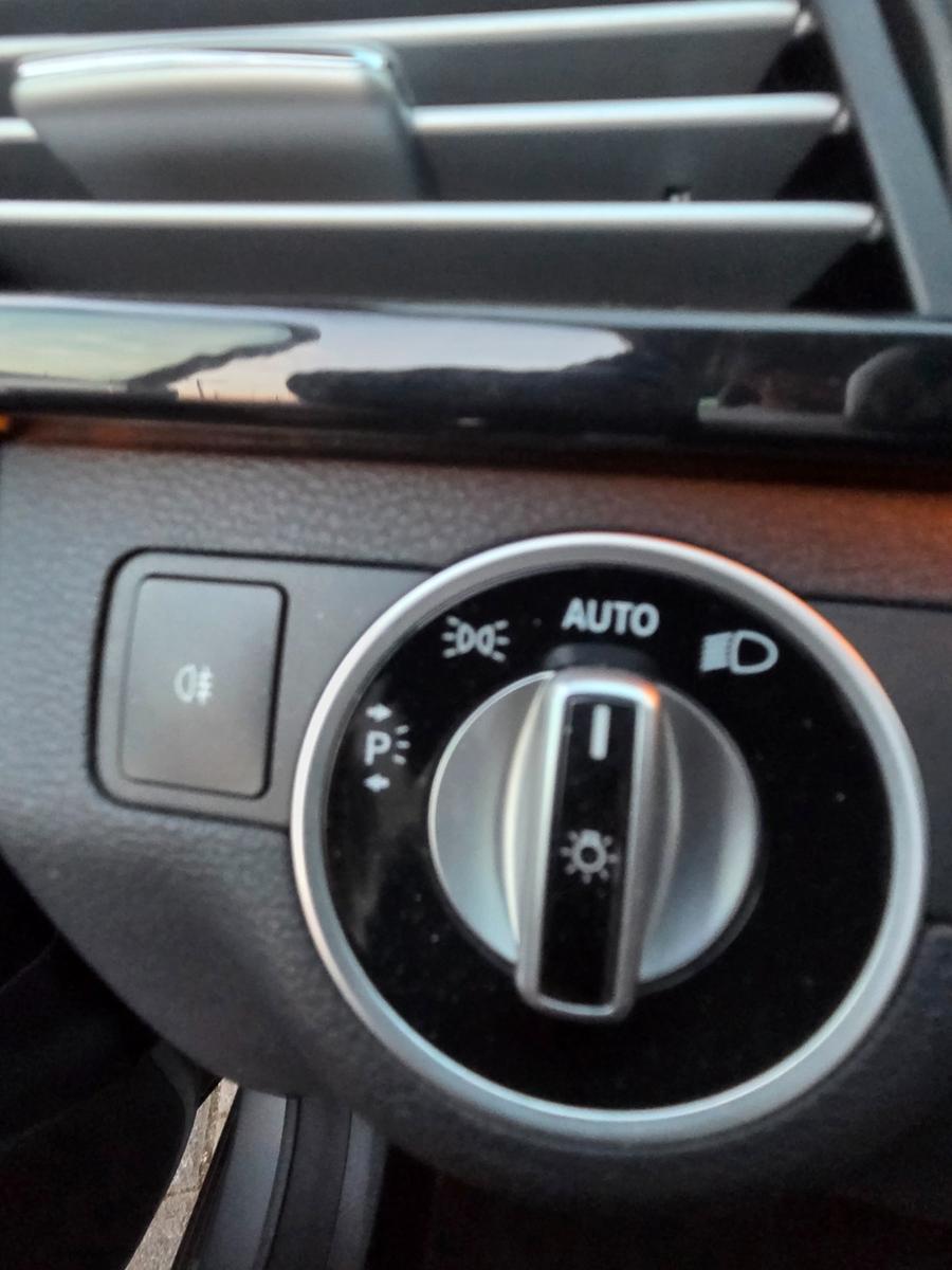 Mercedes-Benz E 200 Lim Avantgarde/SCHECKHEFT/AHK/SCHIEBEDACH
