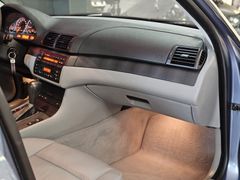 Fahrzeugabbildung BMW 330xi Lim. ( XENON/ SHZ/ KLIMAAUT/ LEDER/ GSHD/