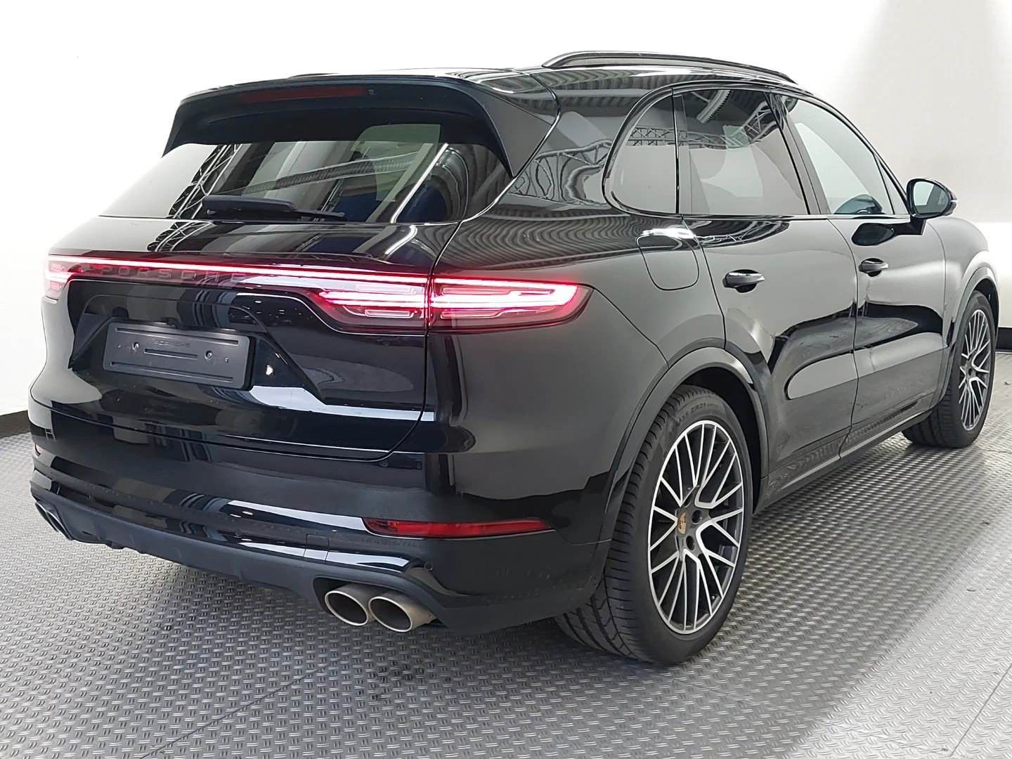 Fahrzeugabbildung Porsche Cayenne S Pano ACC Chrono BOSE HuD Memory 360°