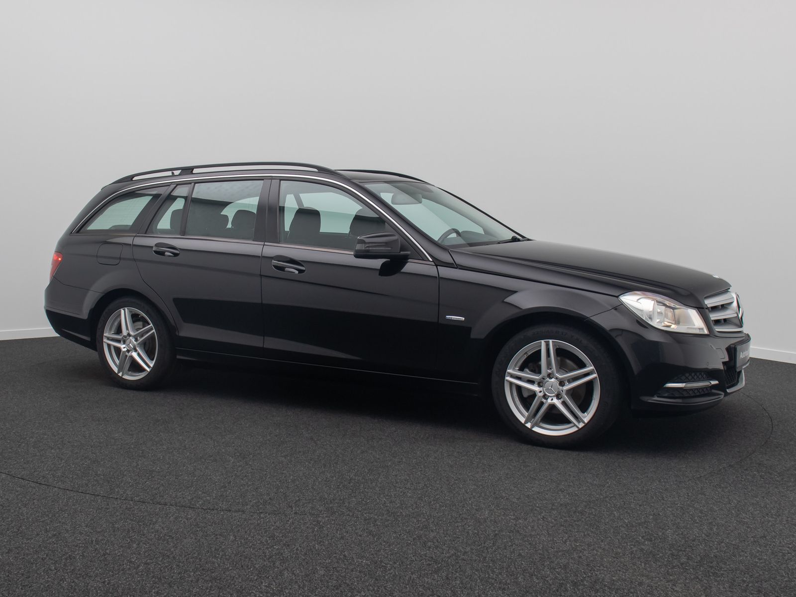 Fahrzeugabbildung Mercedes-Benz C 180 BlueEfficiency AHK Navi HiFi PDC KlimaAut
