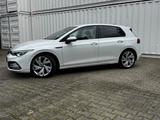 Volkswagen Golf VIII Lim. Style / Massage / IQ. Light / - Volkswagen Golf: I