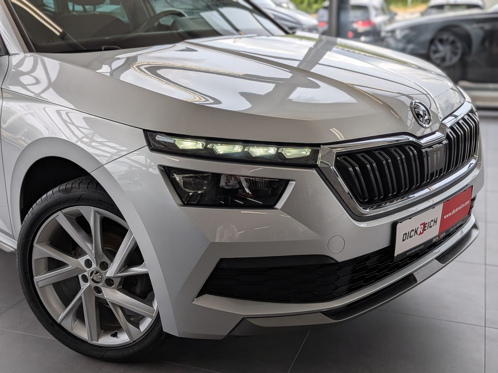 Fahrzeugabbildung SKODA Kamiq 1.6 TDI Style ad-LED PDC SHz Tempomat 18"