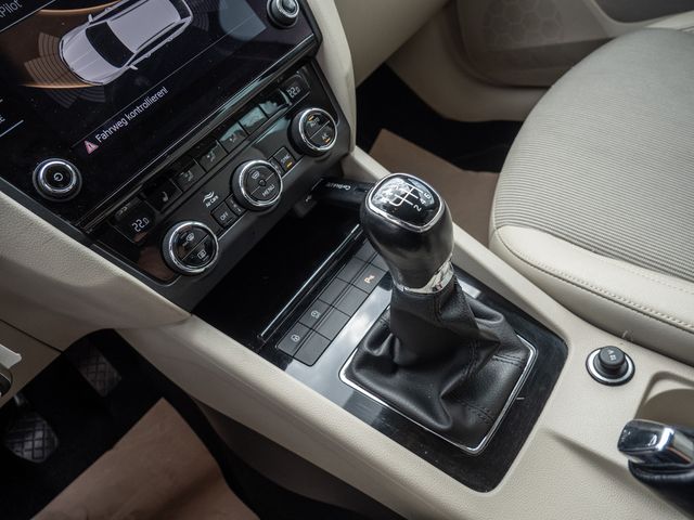 Octavia Combi 1.8 TSI Style PDC SHZ NAVI LED