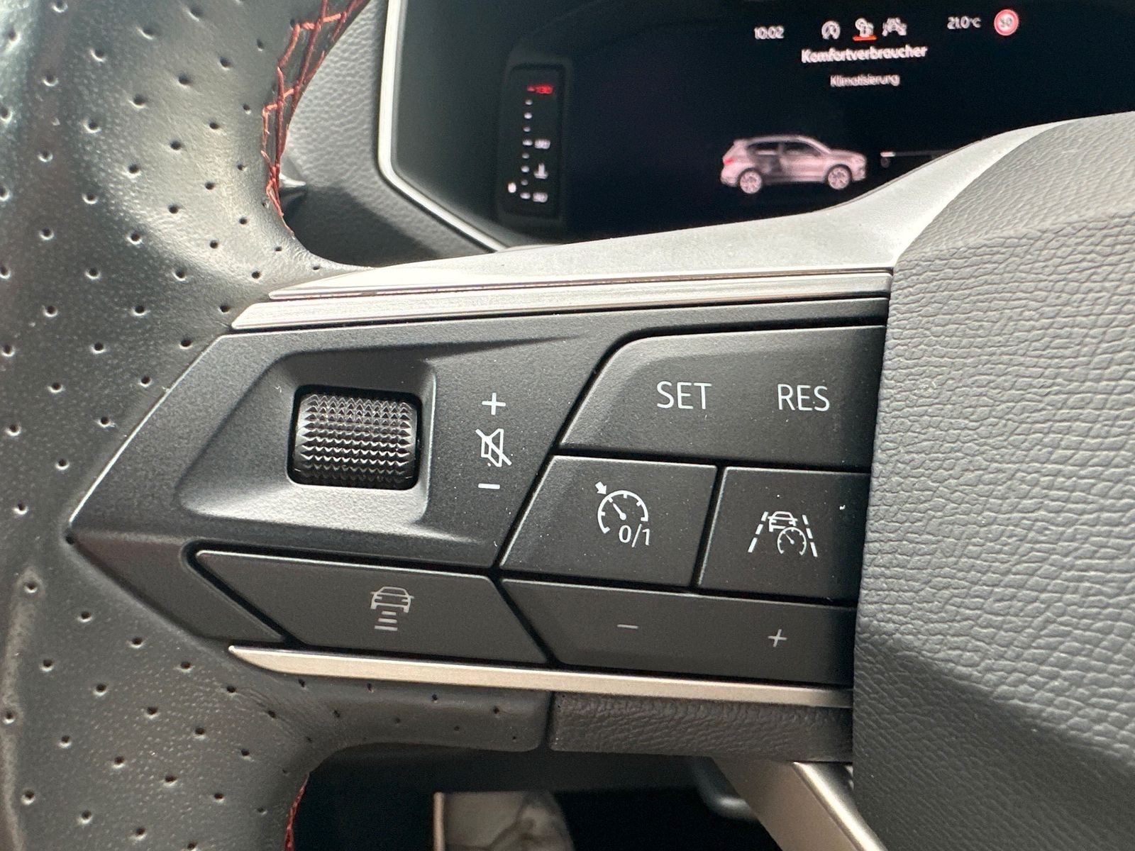 Fahrzeugabbildung SEAT Tarraco 2.0 TDI DSG FR NAV+LED+AHK+ACC+KAM+19ZO