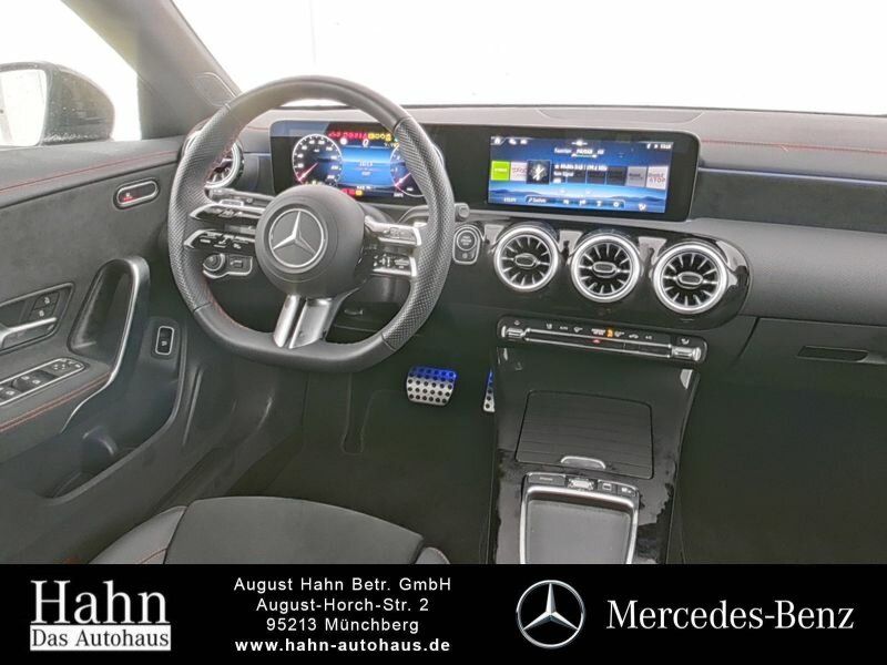Fahrzeugabbildung Mercedes-Benz CLA 200 Shooting Brake AMG/NIGHT/LED/AHK/KAM./..