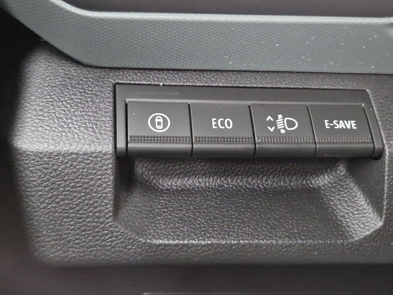 DACIA Duster Extreme Hybrid 155 Technik City – Bild 31