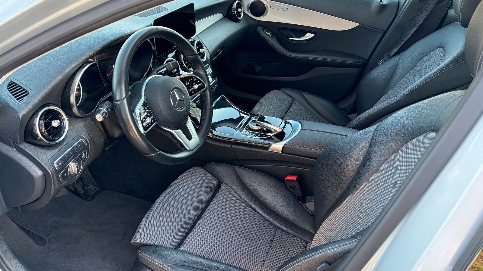 Fahrzeugabbildung Mercedes-Benz C 180 C T Avantgarde