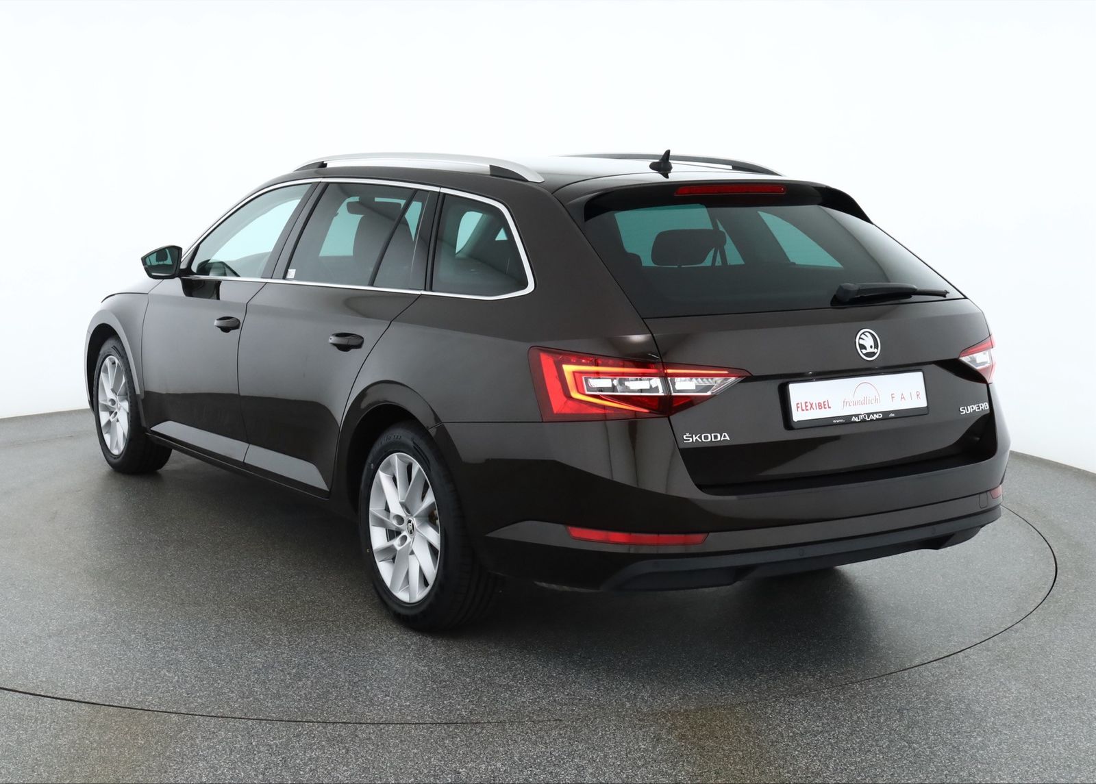 Skoda Superb Combi 1.5 TSI DSG Bi-Xenon Navi Smartlink foto 3