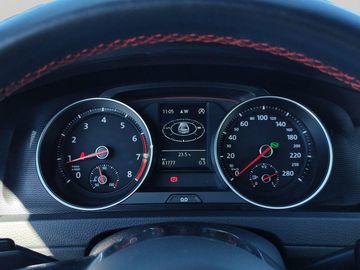 Volkswagen Golf - 11