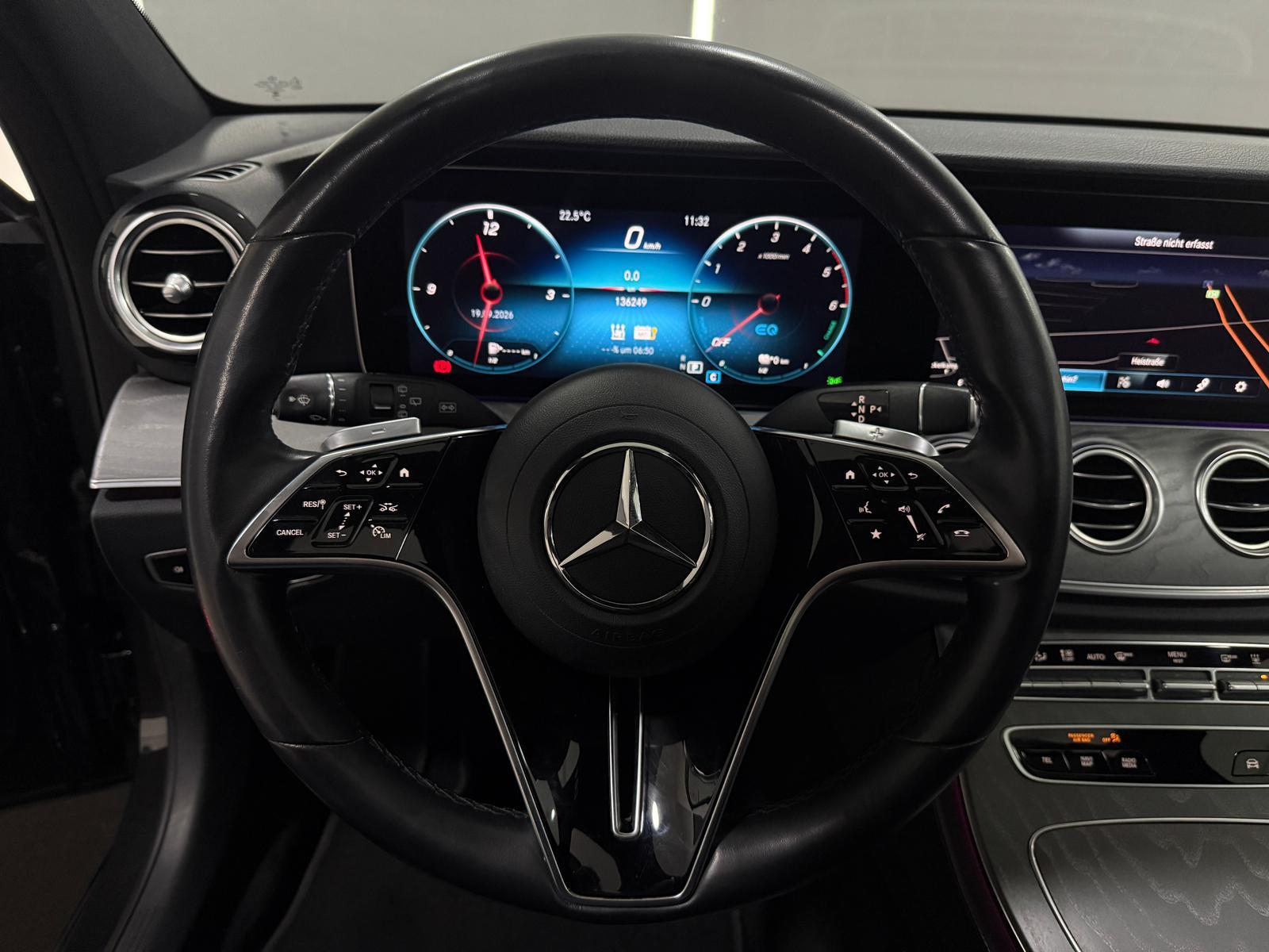 Mercedes-Benz E 300 de T 9G AMG-LINE*PANO*360*DISTR*AMBI*AHK*