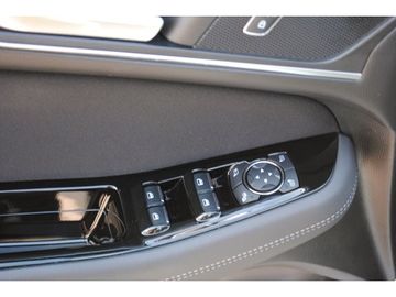 Fahrzeugabbildung Ford S-Max 2.0 Titanium+KEYFREE+ELEK. HECKKLAPPE+NAVI