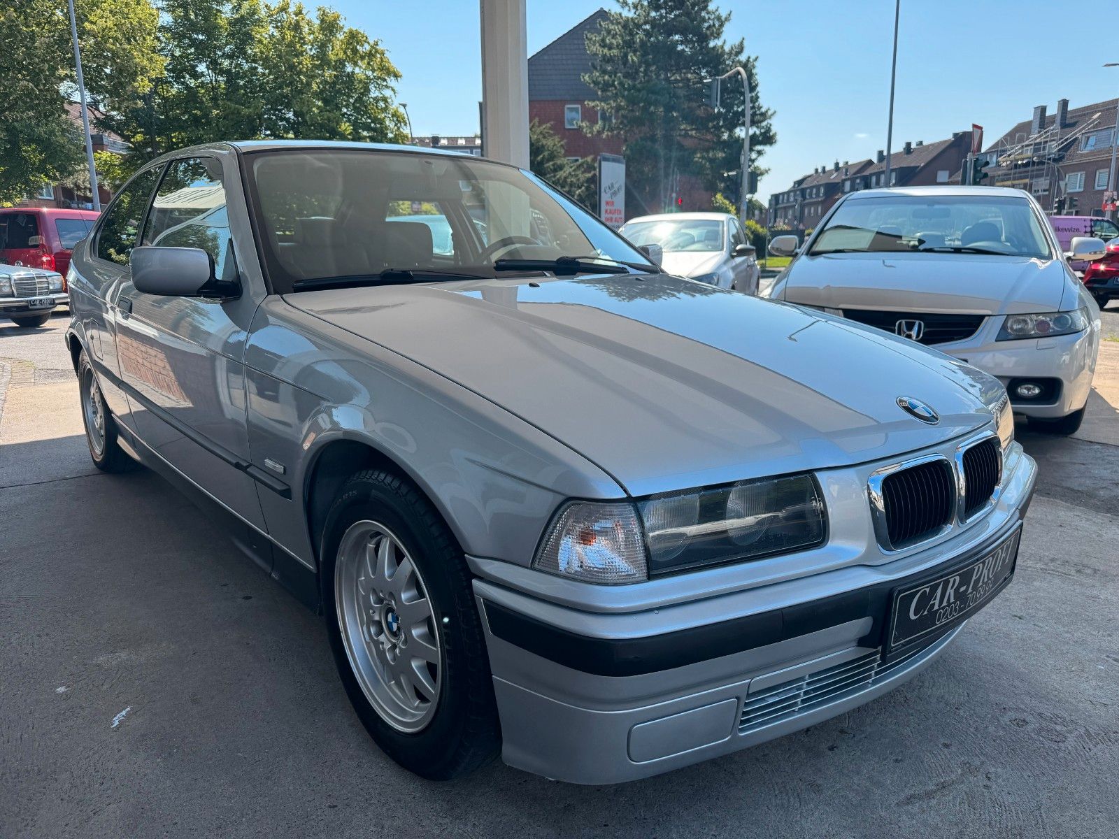 Fahrzeugabbildung BMW 316i Compact Automatik Leder/Klima/2.Hand
