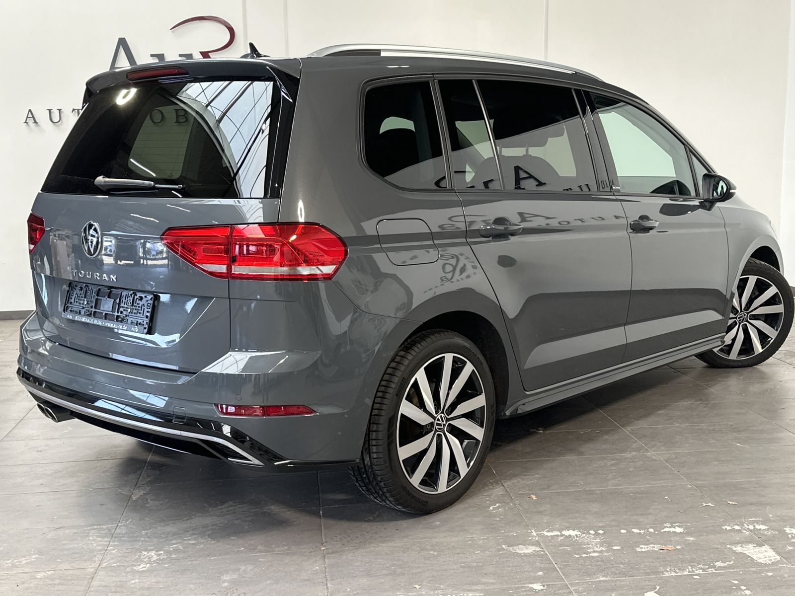 Fahrzeugabbildung Volkswagen Touran 2.0 TDI DSG R-Line NAV+LED+AHK+KAMERA+ACC