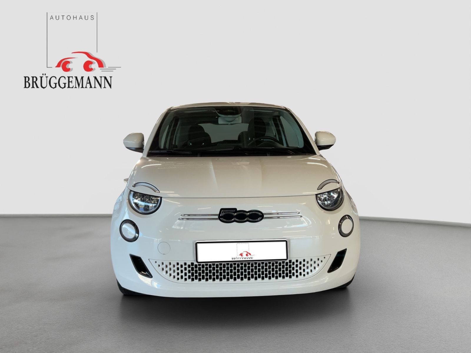 Fahrzeugabbildung Fiat 500e + Radio- & Winterpaket