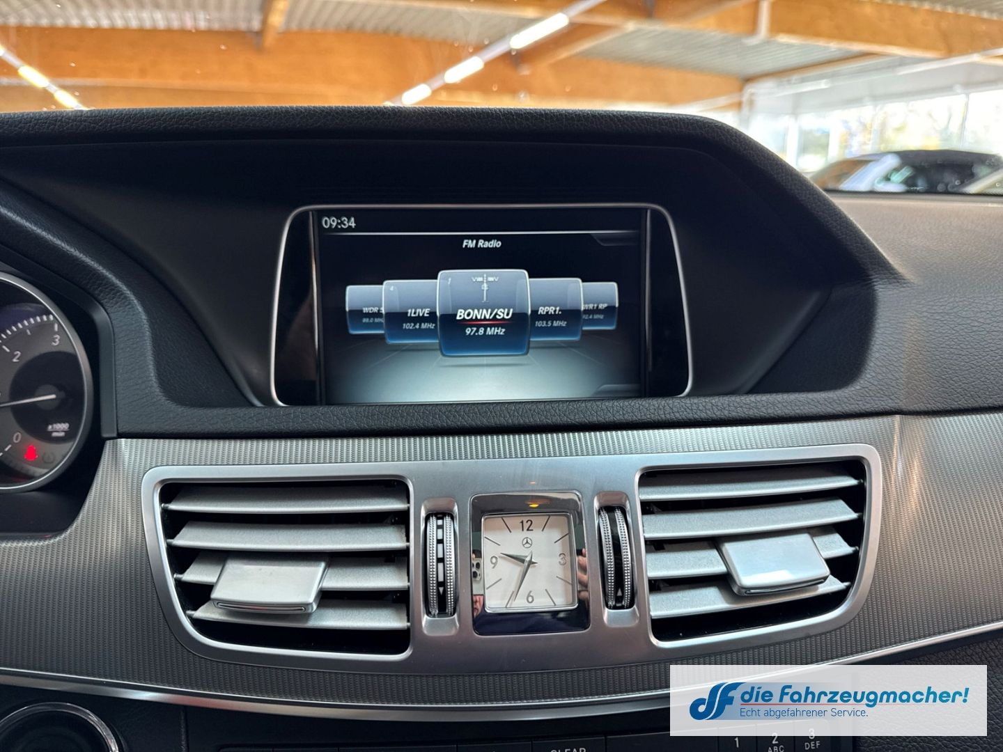 Fahrzeugabbildung Mercedes-Benz E 200 BlueTec Niveau AHK-klappbar LED Blendfreie