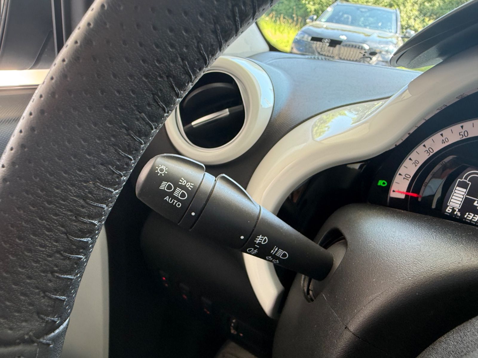 Fahrzeugabbildung Renault Twingo Techno Electric, Navi, Rückfahrkamera