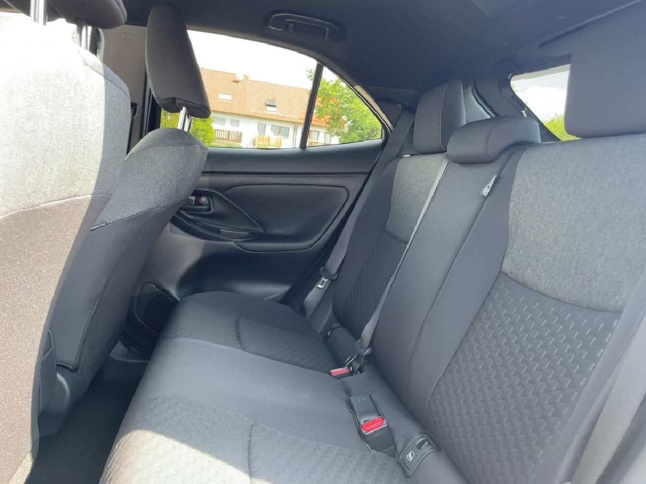 Fahrzeugabbildung Toyota Yaris Cross Hybrid 130PS Team D + Safety + Winte