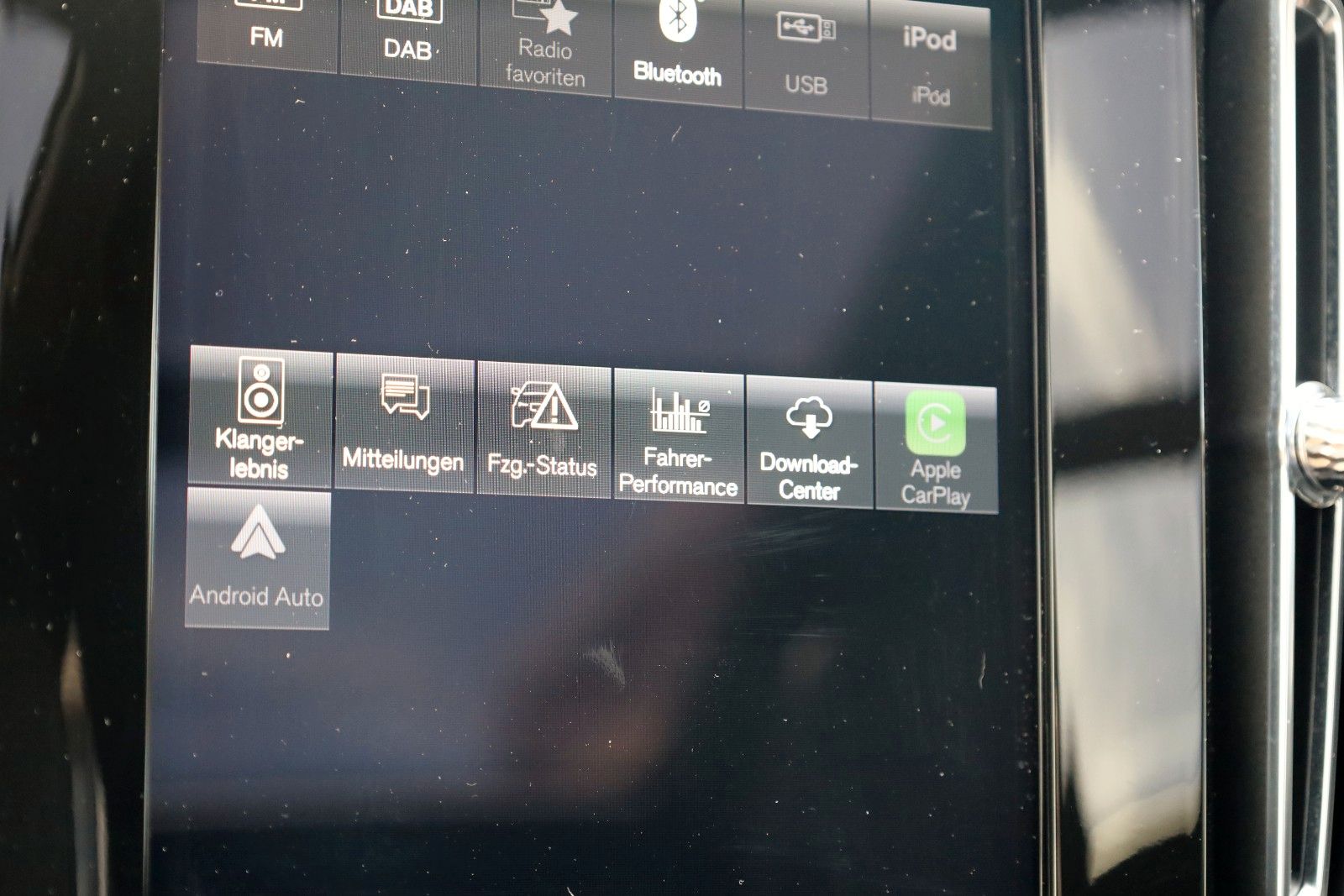Fahrzeugabbildung Volvo XC40 T5 Recharge R Design Leder,Navi,PanDach,360