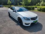 Mercedes-Benz C 63 AMG Performance - Mercedes-Benz C 63 AMG: Coupé